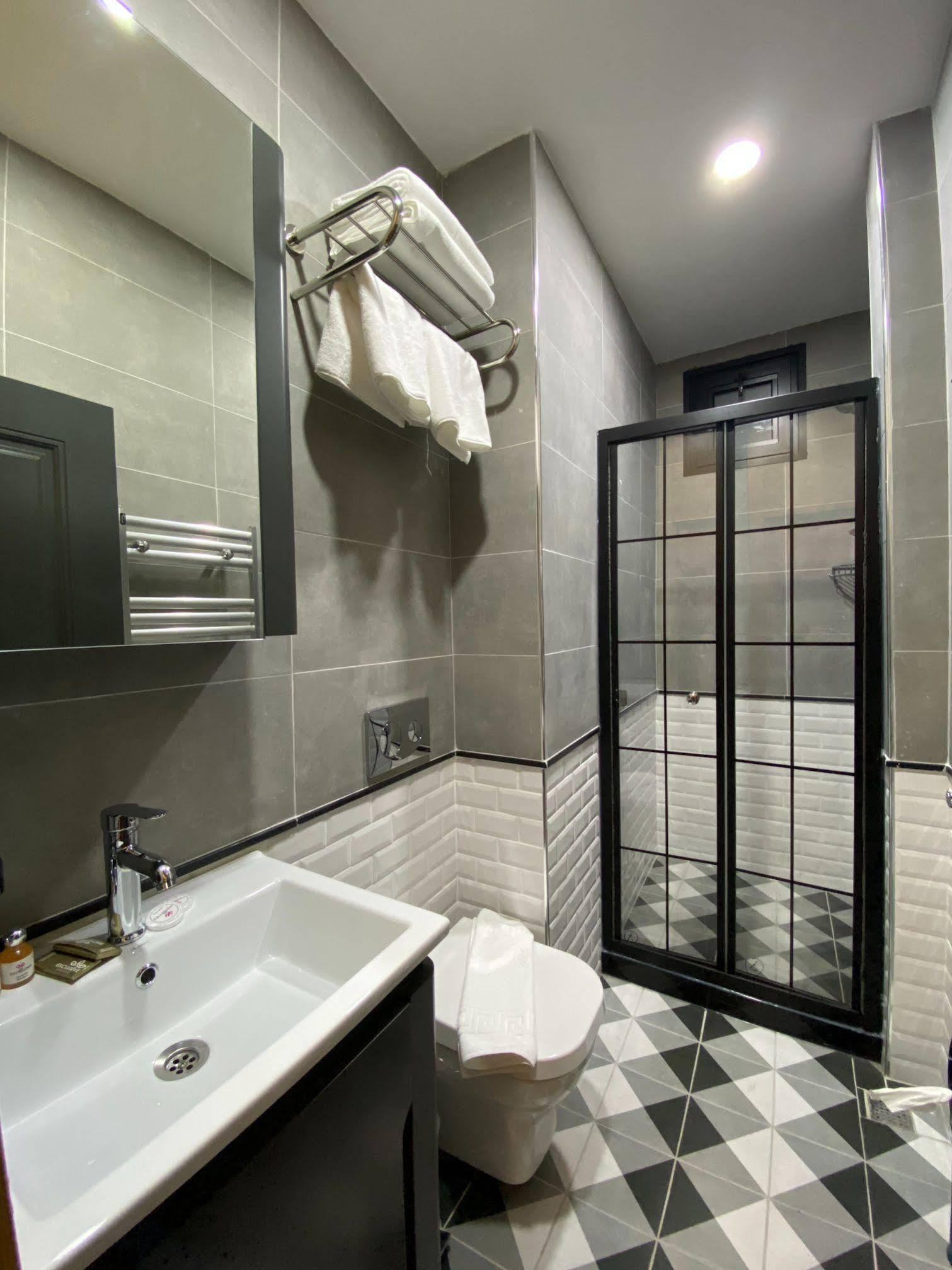 Confores Hotel Istanbul Ngoại thất bức ảnh